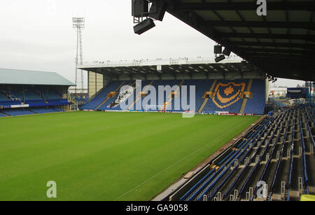 Eine allgemeine Ansicht des Fratton Park, der Heimat von Portsmouth FC, der Seite der Barclays Premiership, zeigt das Fratton End (Mitte), den South Stand (links) und den North Stand (rechts) aus der nordöstlichen Ecke. Bilddatum: Mittwoch, 22. August 2007. Bildnachweis sollte lauten: Chris Ison/PA Wire. Stockfoto