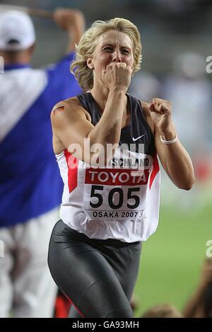Die deutsche Christina Obergfoll feiert Silber im Damen-Javelin-Wurf Endgültig Stockfoto