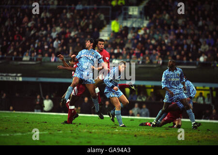 Soccer - Coventry City / Liverpool - Highfield Road. COVENTRY CITY V LIVERPOOL. OVERS Stockfoto