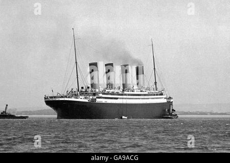 RMS Titanic's Schwesterschiff, RMS Olympic vor Spithead, nachdem die Titanic gesunken war. Stockfoto