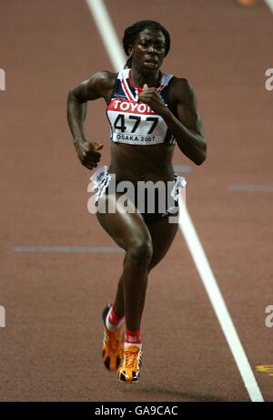 Leichtathletik - IAAF Leichtathletik-Weltmeisterschaften - Osaka 2007 - Tag drei - Nagai-Stadion. Die britische Christine Ohuruogu während ihrer Hitze im 400-m-Halbfinale der Frauen. Stockfoto