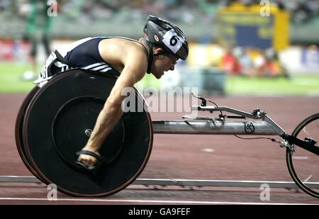 Der britische Brian Alldis in Aktion während der 1500-Meter-Männer Rollstuhlrennen Stockfoto