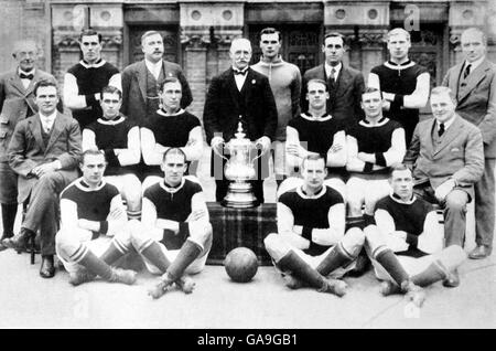 Das siegreiche Team der Aston Villa: (Hintere Reihe, l-r) Smart, Sam Hardy, Moss (mittlere Reihe, l-r) Billy Kirton, Andy Ducat, Billy Walker, Stephenson (erste Reihe, l-r) Wallace, Frank Barson, Weston, Dorrell Stockfoto