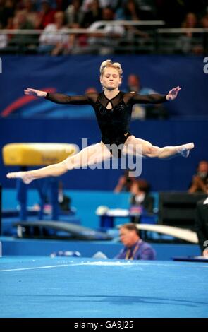 Olympische Spiele 2000 in Sydney - Gymnastik - Rundum-Frauen - Finale. Viktoriya Karpenko, Ukraine Stockfoto