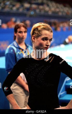 Olympische Spiele 2000 in Sydney - Gymnastik - Rundum-Frauen - Finale. Swetlana Chorkina, Russland Stockfoto