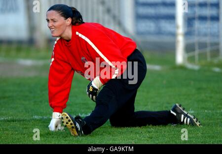 Fußball - AXA FA Women's Premier League National Division - Charlton Ladies gegen Arsenal Ladies. Charlton Ladies' Pauline Cope Stockfoto