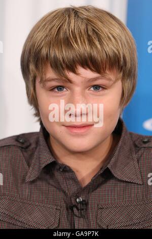 Miles Heizer bei der Pressekonferenz „Rails & Ties“ während des Toronto International Film Festival 2007 im Four Seasons Hotel. Stockfoto