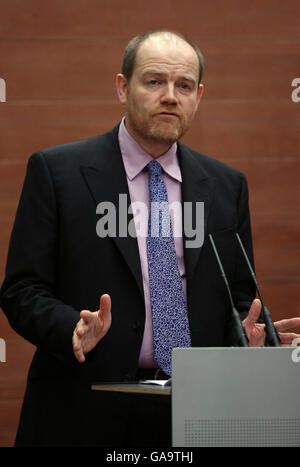 BBC-Generaldirektor Mark Thompson bei der Eröffnung des neuen 180-Millionen-Hauptquartiers von BBC Scotland in Glasgow. Stockfoto