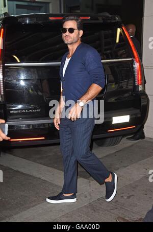 Edgar Ramirez unterwegs für Promi-Schnappschüsse - do, New York, NY 4. August 2016. Foto von: Derek Sturm/Everett Collection Stockfoto