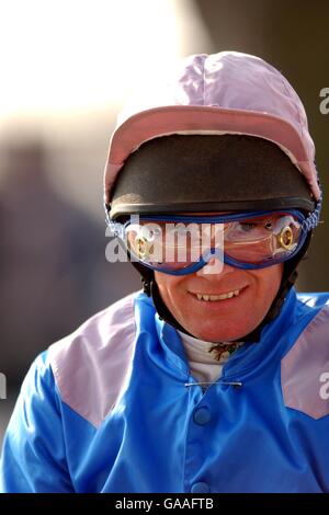 Pferderennen - Martell Grand National - Aintree. Russ Garritty, Jockey Stockfoto