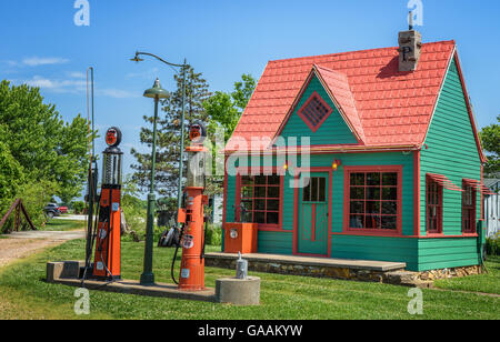 Restaurierte Oldtimer Tankstelle Phillips 66 Stockfoto