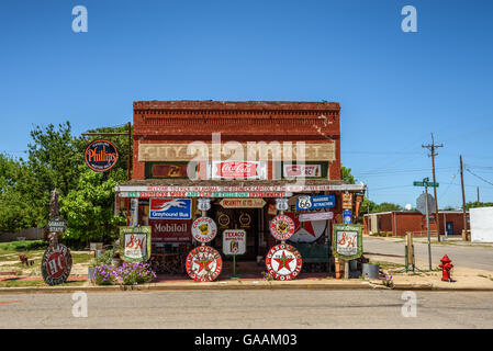 Sandhills Curiosity Shop befindet sich in Ericks ältesten Gebäude - die Stadt Fleischmarkt. Stockfoto