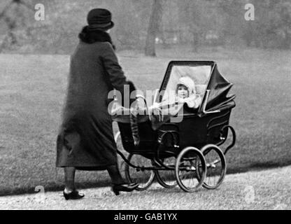 Königliche Hoheit - Prinzessin Elizabeth. Prinzessin Elizabeth im Park. Stockfoto