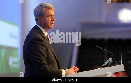 Andrew Lansley, der Schattenminister des Gesundheitsministeriums, spricht auf der konservativen Konferenz in den Winter Gardens in Blackpool. Stockfoto