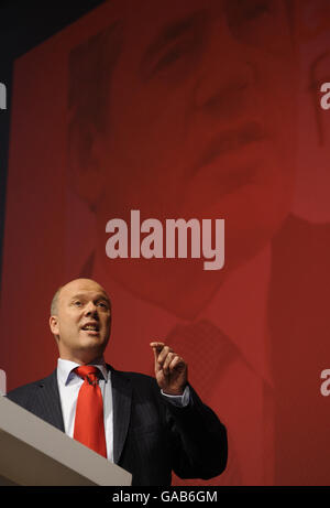 Chris Grayling, Sprecher der Schattenberichterstatter für Arbeit und Pensionen, spricht vor der Konferenz der Konservativen Partei, die in den Winter Gardens in Blackpool abgehalten wurde. Stockfoto