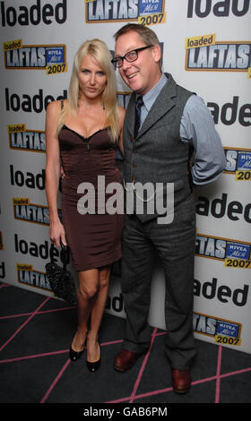 Geladener LAFTAS 2007 - London. VIC Reeves und Nancy Sorrell kommen am geladenen LAFTAS 2007 im Pigalle Club in Picadilly im Zentrum von London an. Stockfoto