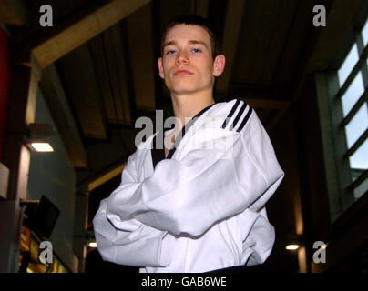 Leichtathletik - 2007 World Taekwondo Peking Olympic Qualification - MEN Arena. Ein Teilnehmer zeigt seine Taekwondo-Fähigkeiten Stockfoto