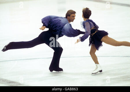 Die Briten Jayne Torvill und Christopher Dean spielen ihr Gold „Bolero“-Routine für Medaillengewinner Stockfoto