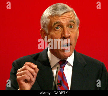 Justizminister und Lord Chancellor Jack Straw spricht auf der Labour Party Conference 2007 im Bournemouth International Centre, Dorset. Stockfoto