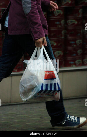 Tesco enthüllen Stoßstange Gewinne Stockfoto