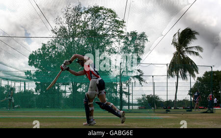 England Kapitän Paul Collingwood während einer Netzsitzung im Rangiri Dambulla International Cricket Stadium, Danbulla, Sri Lanka. Stockfoto