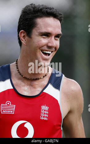 Englands Kevin Pietersen während einer Nets-Session im R. Premadasa Stadium, Colombo, Sri Lanka. Stockfoto