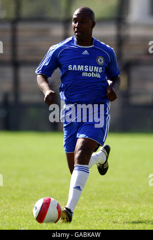 Fußball - Chelsea Old Boys gegen West Ham United Team of '86 - The Hub. Keith Dublin, Chelsea Stockfoto