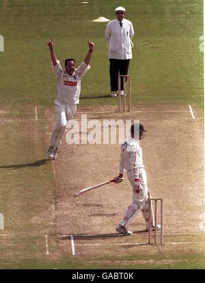 Cricket - Benson und Hedges Cup - Semi Final - Lancashire V Warwickshire Stockfoto