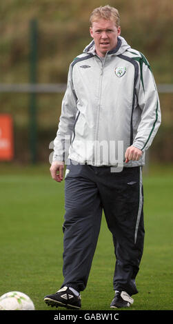 Fußball - UEFA-Europameisterschaft 2008 Qualifikation - Gruppe D - Republik Irland - Deutschland - Training - Gannon Park. Steve Staunton, Manager der Republik Irland, während einer Trainingseinheit im Gannon Park, Malahide, Dublin. Stockfoto