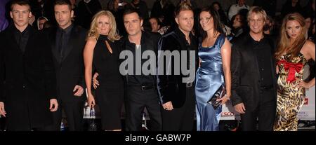 Westlife und ihre Partner (von links nach rechts): Kevin McDaid, Mark Feehily, Gillian Walsh, Shane Filan, Nicky Byrne, Georgina Ahern, Kian Egan und Jodi Albert kommen für die Pride of Britain Awards 2007, The London Studios, Upper Ground, London, SE1 Stockfoto