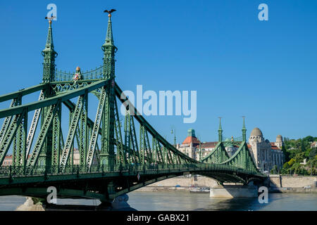 Freiheitsbrücke (aka Freiheitsbrücke), ein Freischwinger-Truss Bridge verbindet Buda und Pest, zentral-Budapest, Ungarn Stockfoto