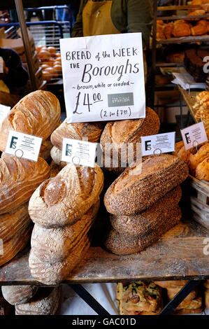 Artisan Brot am Stall im Borough Market London, england Stockfoto