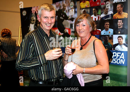 Fußball - PFA-Jubiläums-Event - Halle Orchestra spielt Fußball - Bridgewater Hall Manchester Stockfoto