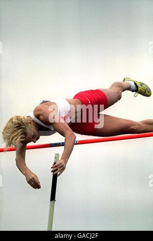 Leichtathletik - Aqua-Pura International Athletics. Die Engländerin Janine Whitlock in Aktion während des Womens Pole Vault Stockfoto