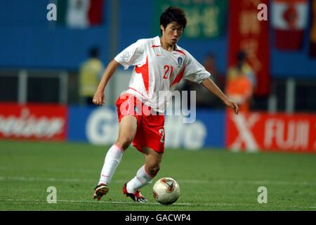 Fußball - FIFA Fußball-Weltmeisterschaft 2002 - zweite Runde - Republik Korea gegen Italien. Sung Ji Park, Korea Stockfoto