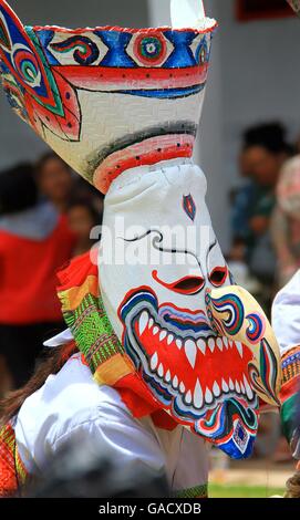 Provinz Loei, Thailand-Juni 28,2014: unbekannter Mann Verschleiß Geisterkostüm Phi Ta Khon oder Ghost Festival in Amphoe Dan Sai Stockfoto