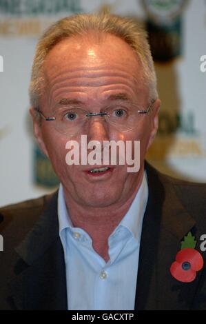 Fußball - PFA Centenary Match Launch - City of Manchester Stadium. Sven Goran Eriksson, World XI Manager Stockfoto