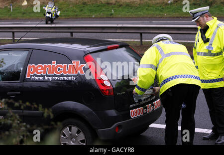 Tödlicher Unfall schließt Schottlands M8 Autobahn Stockfoto