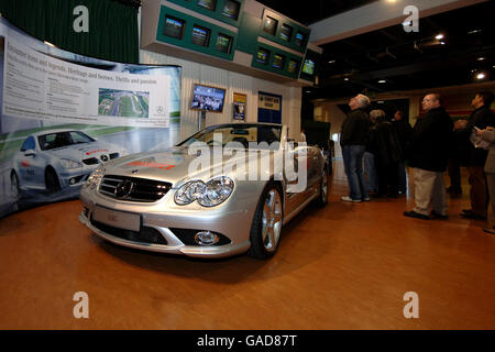 Mercedes-Benz World, Teil des Gentlemen's Day auf der Rennbahn Sandown. Stockfoto