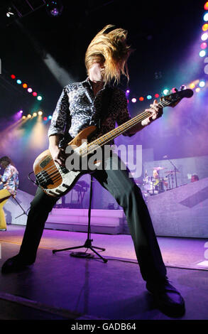 Rockband Foreigner treten im Shepherds Bush Empire in London auf. Stockfoto