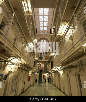 Abgebildet ist eine Innenansicht des Cell Block E im Barlinnie Gefängnis in Glasgow Stockfoto