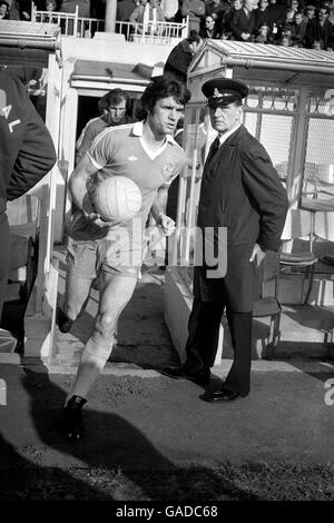 Sport - Fußball - erste Division - Saison 1978/1979 - Arsenal gegen Manchester City - Daves Watson. Dave Watson steht in dieser Saison für den Manchester City Football Club der ersten Division an. Stockfoto