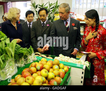 Die Prince Of Wales und die Herzogin von Cornwall besuchen Sie Chinatown - London Stockfoto