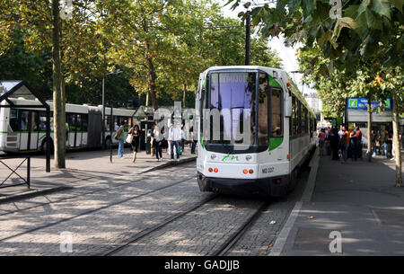 Stadtbahnsystem in den Cours Franklin Roosevelt, Nantes in Westfrankreich. Bild David Jones/PA Stockfoto