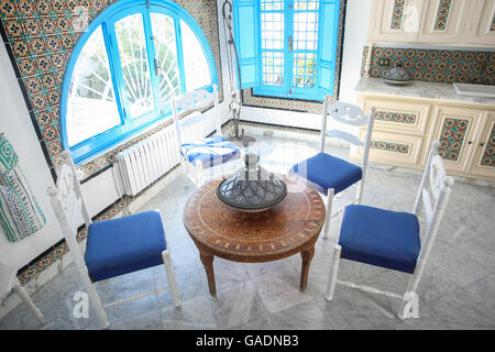 Ein Zimmer in El Annabi Haus, ein typisches Wohnhaus in Sidi Bou Said, Tunesien. Stockfoto