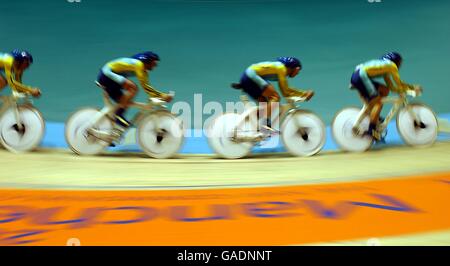 Australien bricht den Commonwealth-Rekord und rast nun gegen Australien England für die Goldmedaille Stockfoto