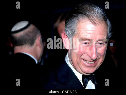 S.H. der Prinz von Wales bei einem Abendessen für die World Jewish Relief in Chelsea, im Zentrum von London. Stockfoto