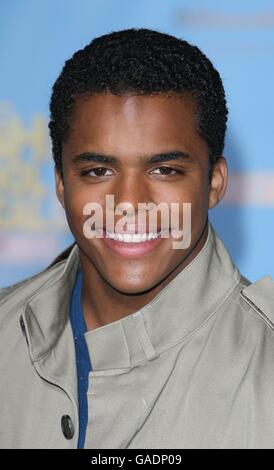 Chris Warren Jr kommt bei der DVD-Premiere von High School Musical 2:Extended Edition im El Capitan Theater in Los Angeles an. Stockfoto