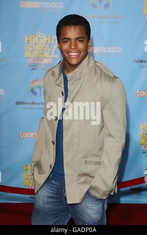 Chris Warren Jr kommt bei der DVD-Premiere von High School Musical 2:Extended Edition im El Capitan Theater in Los Angeles an. Stockfoto