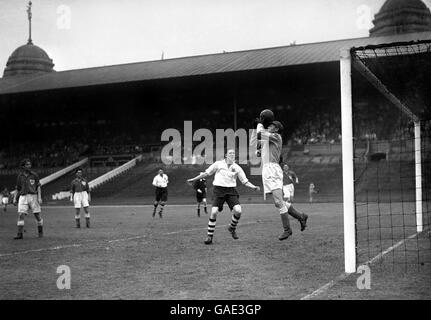 Fußball - Sommer-Olympische Spiele 1948 - dritten Spiel um Platz 3 - Dänemark / Großbritannien - London - Wembley-Stadion Stockfoto